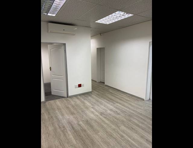 117M² OFFICE TO LET IN RUSTENBURG CENTRAL
